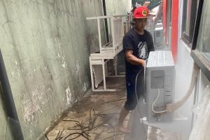 Cuci AC di SMK Telkom Malang